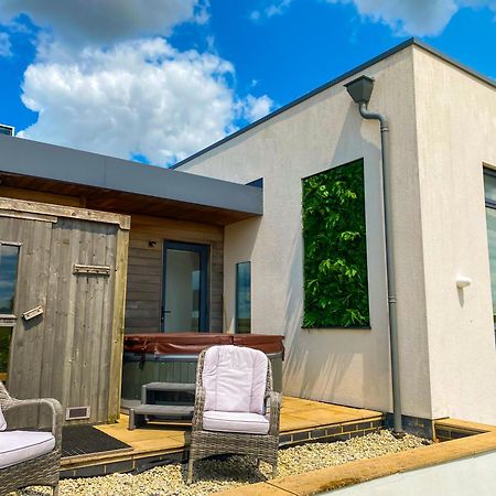 The Retreat, Sauna & Hot Tub, Charming & Cosy Gem 블랜퍼드포럼 외부 사진