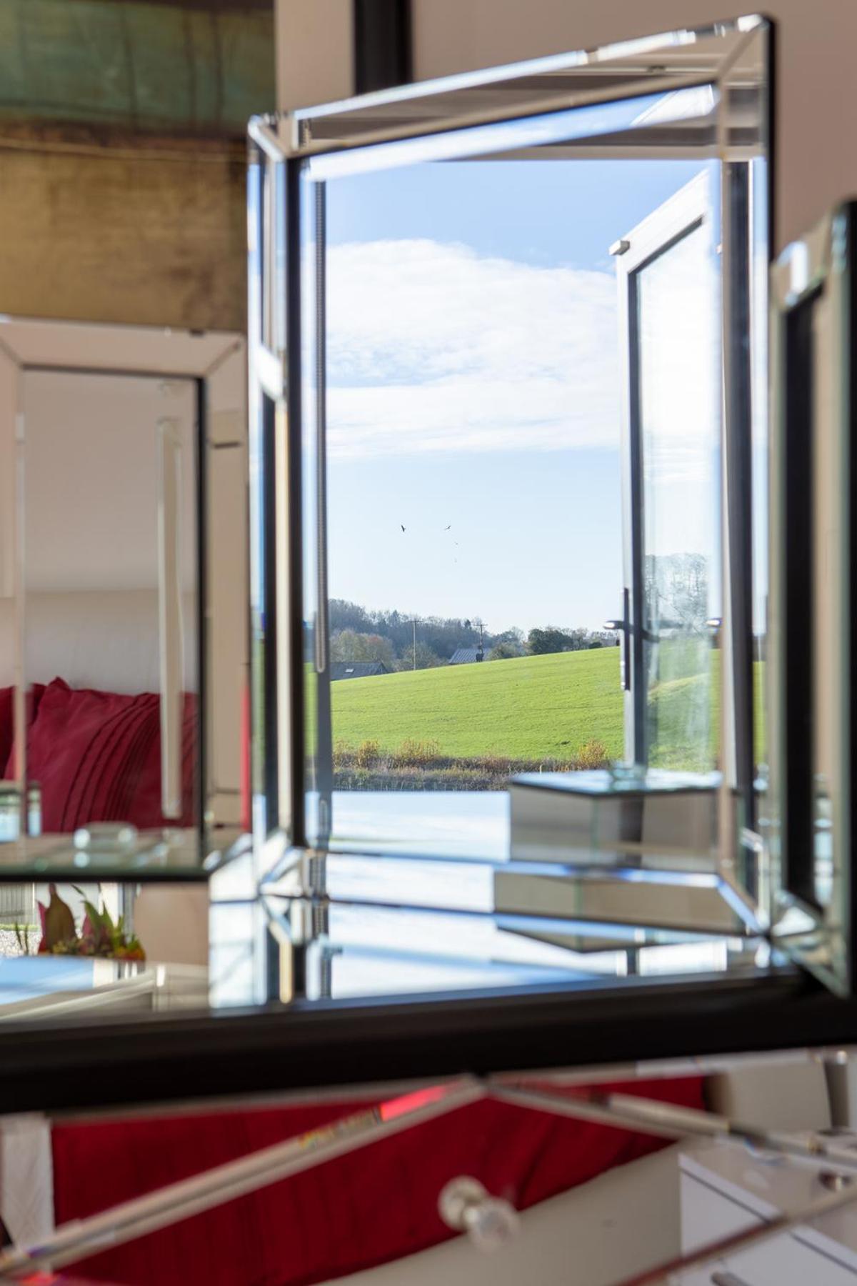 The Retreat, Sauna & Hot Tub, Charming & Cosy Gem 블랜퍼드포럼 외부 사진